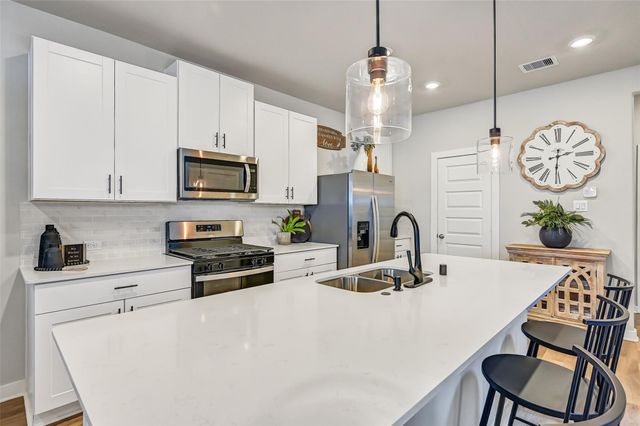 639 Salt Marsh Trail, Kemah, TX 77565