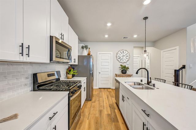 639 Salt Marsh Trail, Kemah, TX 77565