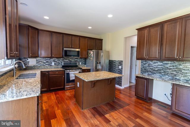 823 S HAINES CIR, Downingtown, PA 19335