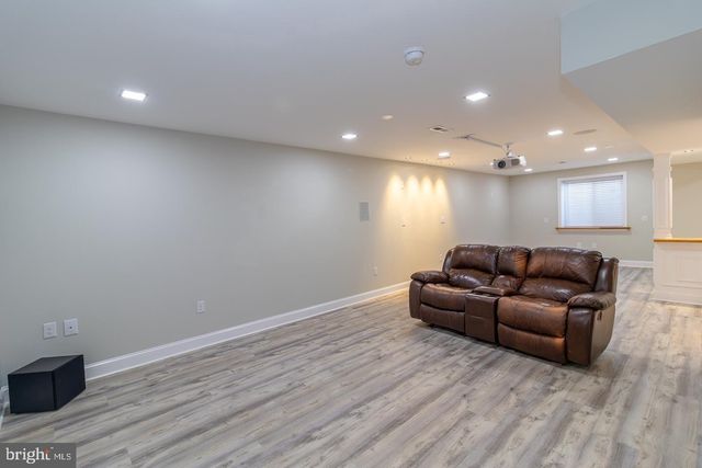 823 S HAINES CIR, Downingtown, PA 19335