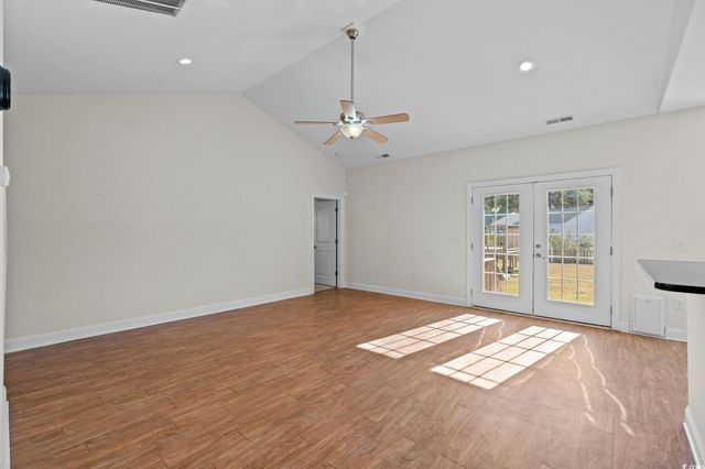 621 Garden Dr., Georgetown, SC 29440