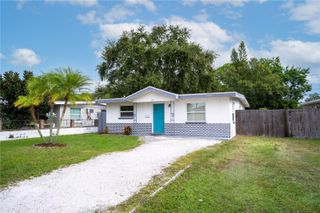 718 NORTHMOOR AVENUE N, St Petersburg, FL 33702