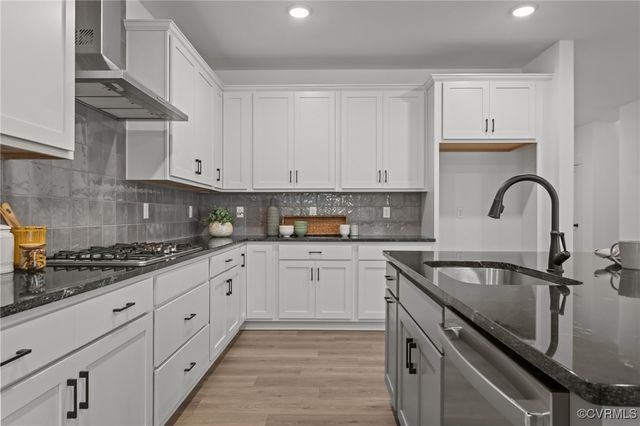 9074 Winter Spring Dr, Mechanicsville, VA 23116