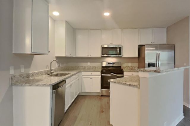 10210 E Summit Canyon Drive, Houston, TX 77095