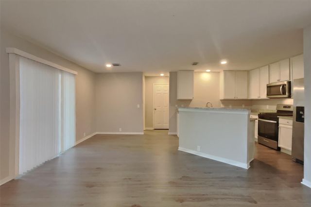 10210 E Summit Canyon Drive, Houston, TX 77095