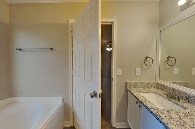 10210 E Summit Canyon Drive, Houston, TX 77095