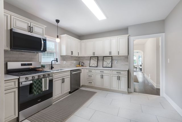 1929 S 3rd Avenue, Maywood, IL 60153