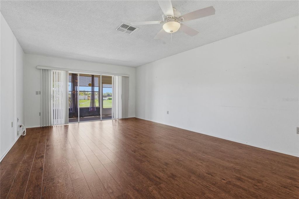 Image 15 of property listing at 11241 DOLLAR LAKE DRIVE 4, Port Richey, FL 34668