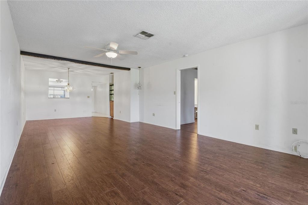 Image 16 of property listing at 11241 DOLLAR LAKE DRIVE 4, Port Richey, FL 34668