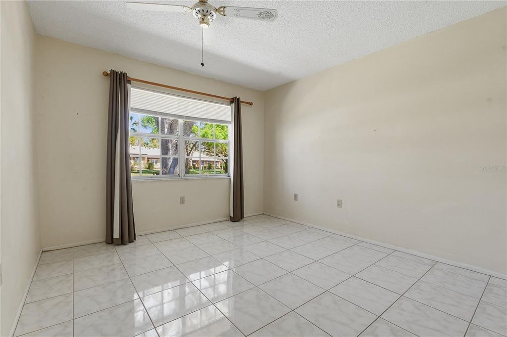 Image 24 of property listing at 11241 DOLLAR LAKE DRIVE 4, Port Richey, FL 34668