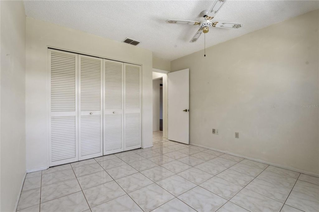 Image 25 of property listing at 11241 DOLLAR LAKE DRIVE 4, Port Richey, FL 34668