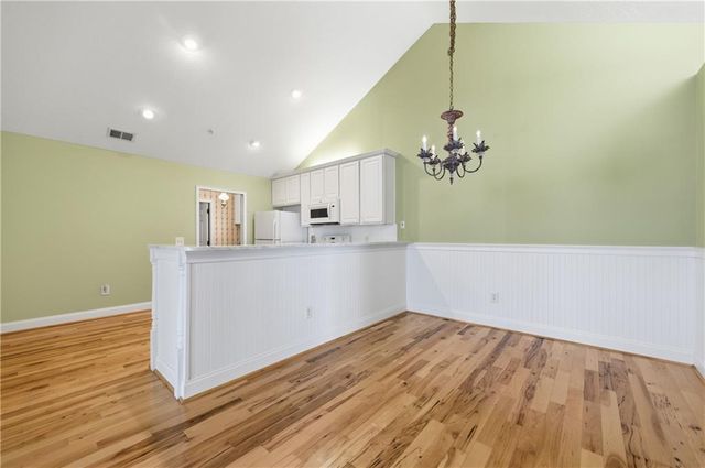 945 BURNT HICKORY Circle NW 8, Marietta, GA 30064