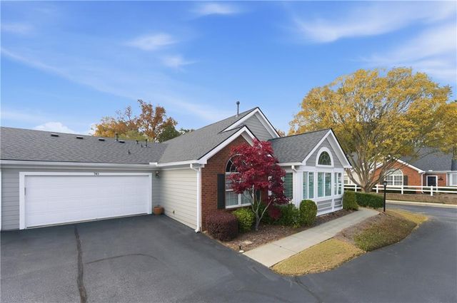 945 BURNT HICKORY Circle NW 8, Marietta, GA 30064