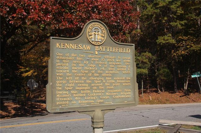 945 BURNT HICKORY Circle NW 8, Marietta, GA 30064