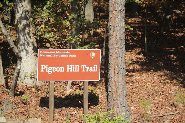 945 BURNT HICKORY Circle NW 8, Marietta, GA 30064