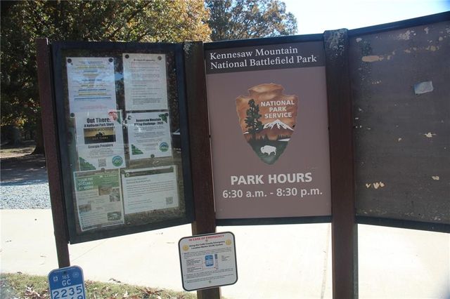 945 BURNT HICKORY Circle NW 8, Marietta, GA 30064