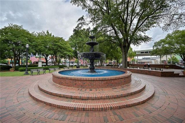 945 BURNT HICKORY Circle NW 8, Marietta, GA 30064