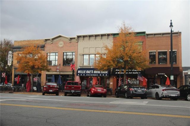 945 BURNT HICKORY Circle NW 8, Marietta, GA 30064