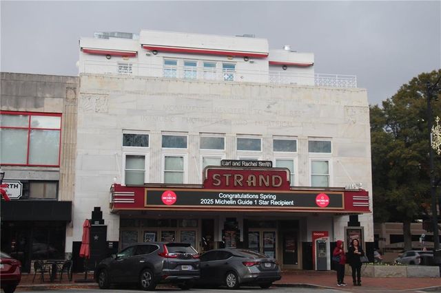 945 BURNT HICKORY Circle NW 8, Marietta, GA 30064