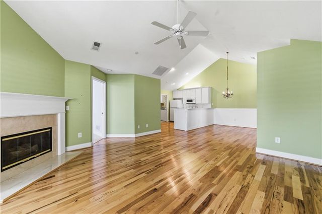 945 BURNT HICKORY Circle NW 8, Marietta, GA 30064