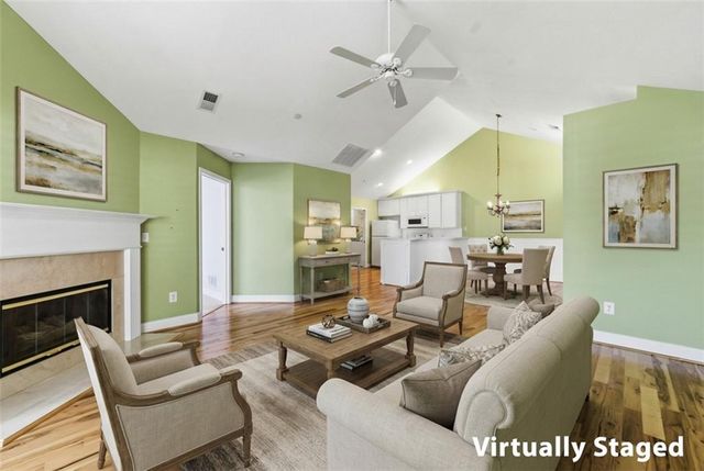 945 BURNT HICKORY Circle NW 8, Marietta, GA 30064