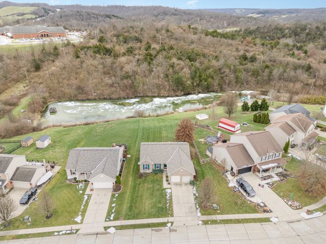 2421 Hickorywood Court, Alexandria, KY 41001