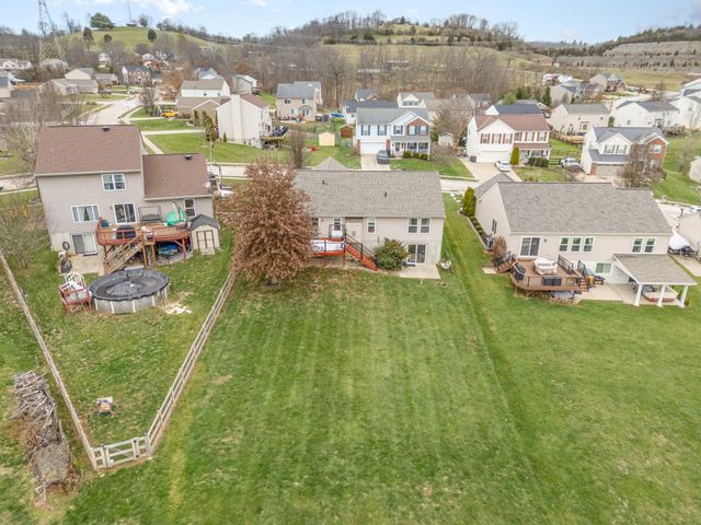 2421 Hickorywood Court, Alexandria, KY 41001