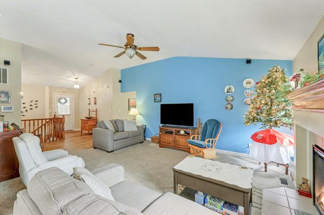 2421 Hickorywood Court, Alexandria, KY 41001