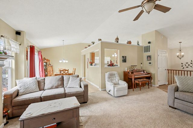 2421 Hickorywood Court, Alexandria, KY 41001