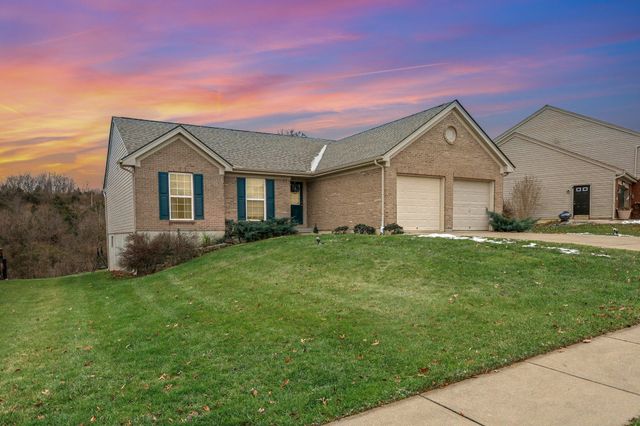 2421 Hickorywood Court, Alexandria, KY 41001