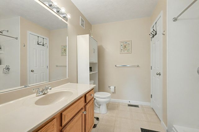 2421 Hickorywood Court, Alexandria, KY 41001