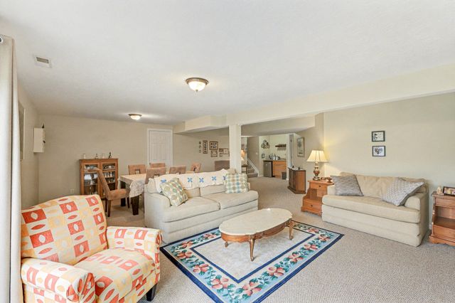 2421 Hickorywood Court, Alexandria, KY 41001