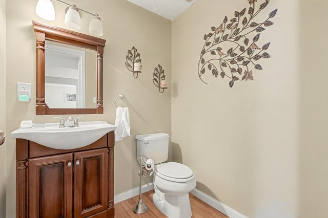 2421 Hickorywood Court, Alexandria, KY 41001