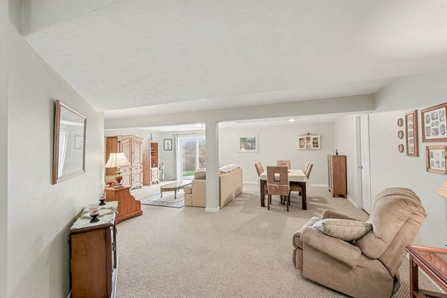 2421 Hickorywood Court, Alexandria, KY 41001