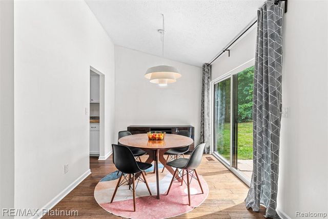 815 Oak Ridge Court, Brighton, MI 48116