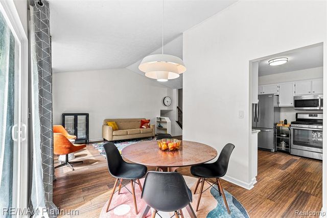 815 Oak Ridge Court, Brighton, MI 48116