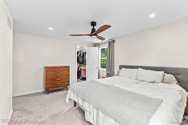 815 Oak Ridge Court, Brighton, MI 48116
