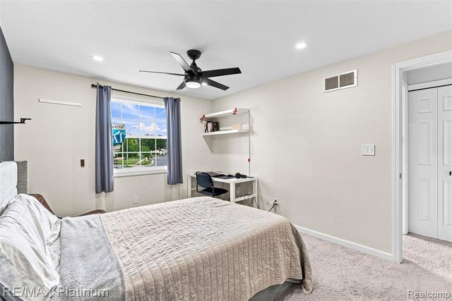 815 Oak Ridge Court, Brighton, MI 48116