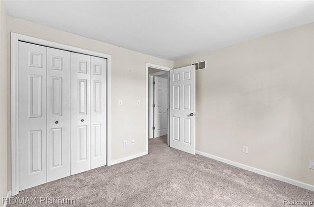 815 Oak Ridge Court, Brighton, MI 48116