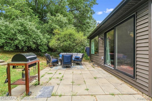815 Oak Ridge Court, Brighton, MI 48116