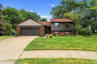 815 Oak Ridge Court, Brighton, MI 48116