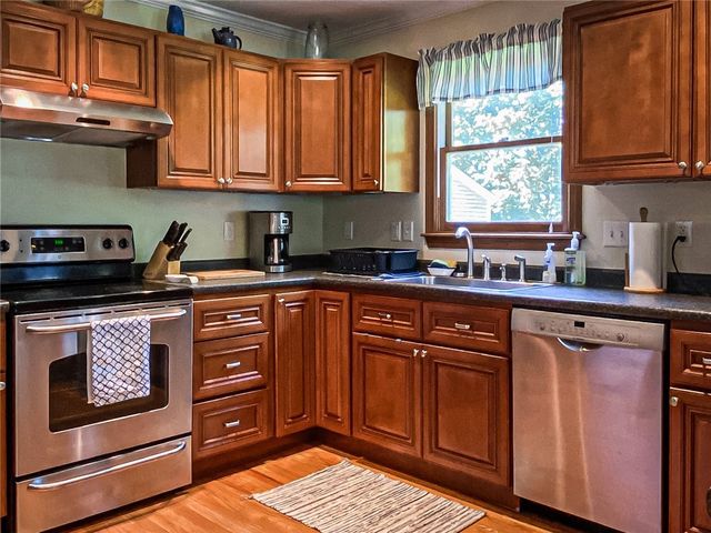 21 Annandale Terrace, Newport, RI 02840