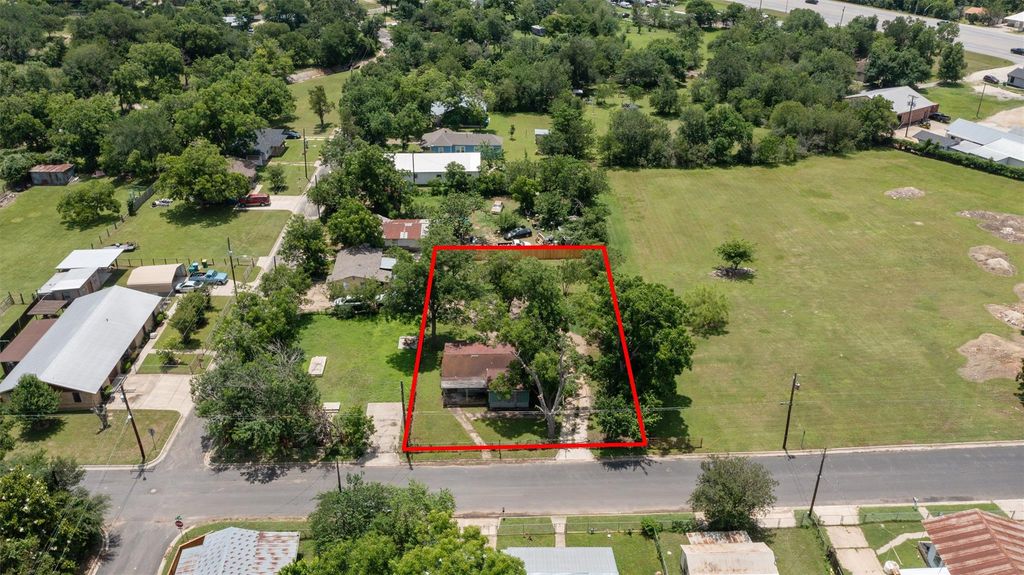 503 W Alamo ST, Elgin, TX 78621