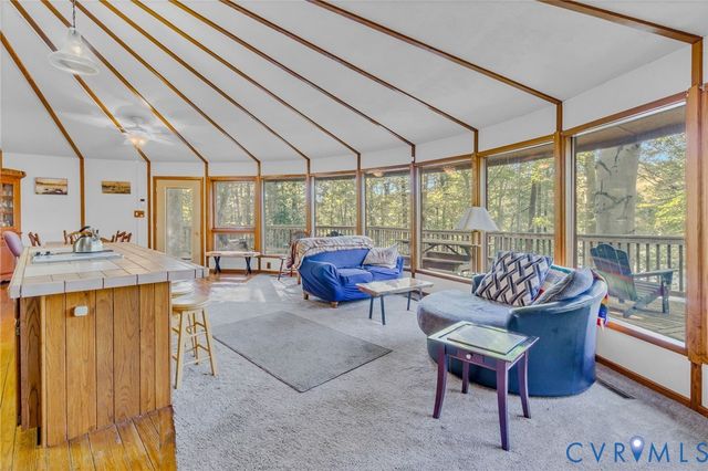 316 Plantation Dr, Montross, VA 22520