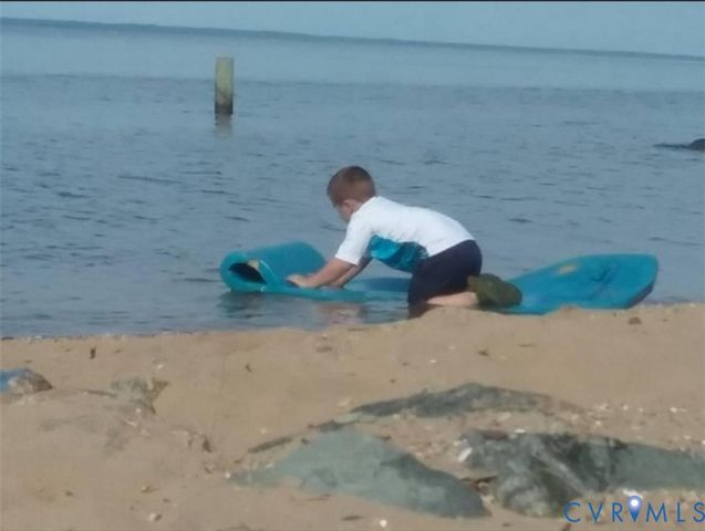 316 Plantation Dr, Montross, VA 22520