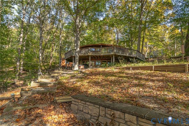 316 Plantation Dr, Montross, VA 22520