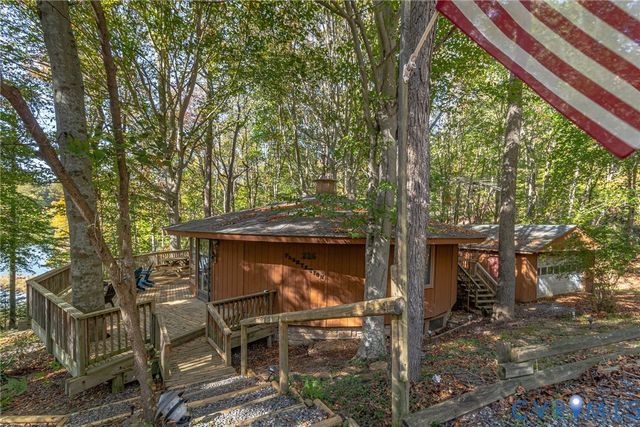 316 Plantation Dr, Montross, VA 22520