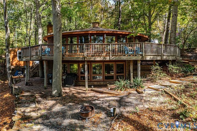 316 Plantation Dr, Montross, VA 22520