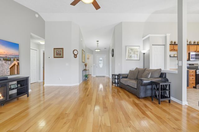 815 Sultana Dr., Little River, SC 29566