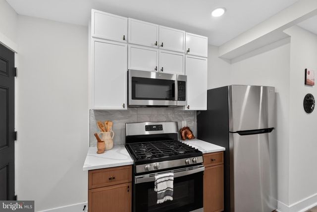 2019 MANTON ST, Philadelphia, PA 19146